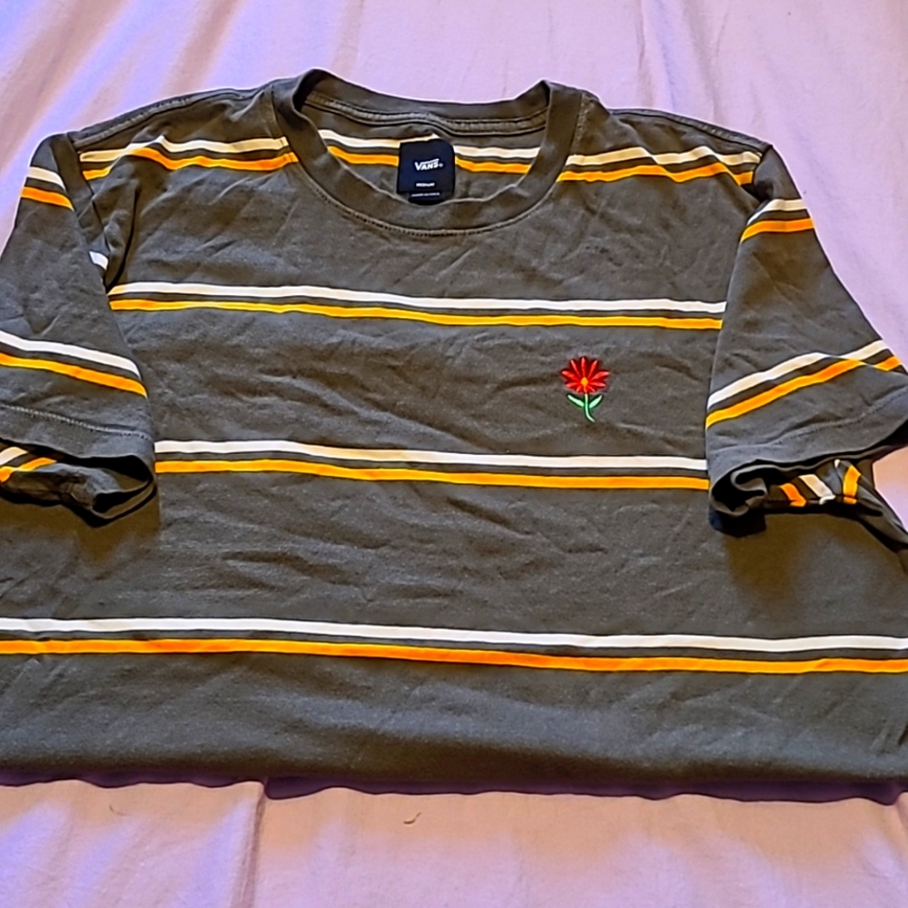 Vans tshirt with a detail of a flower